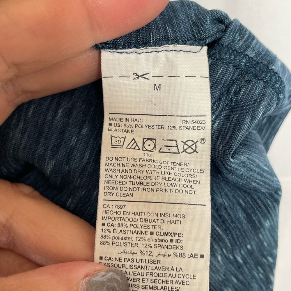 Old Navy/ Active Go-Dry sleeveless workout top - Picture 4 of 6